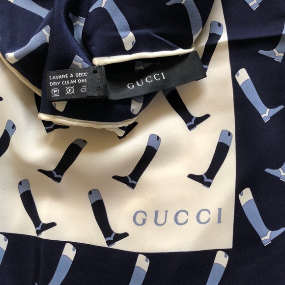 Authentic Gucci Silk Scarf - Picture 1 of 6